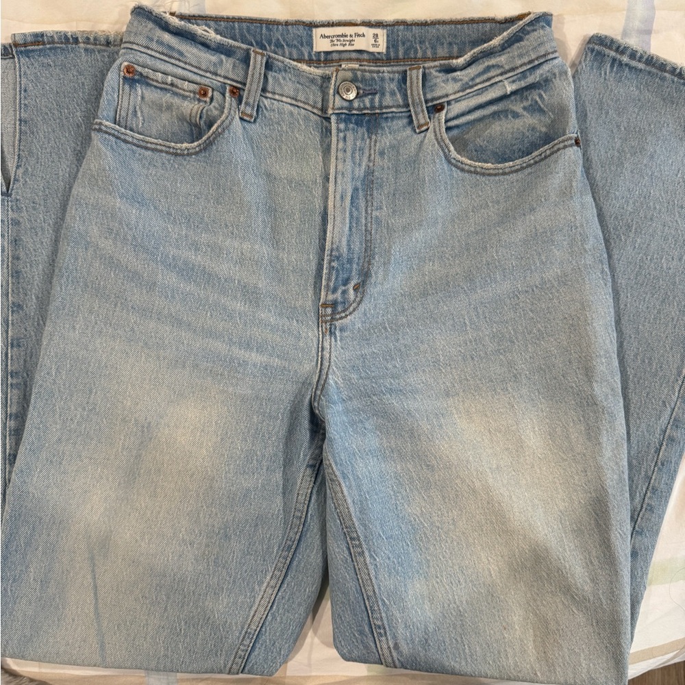 Abercrombie & Fitch Women’s 90s High Rise Straight Curve Love